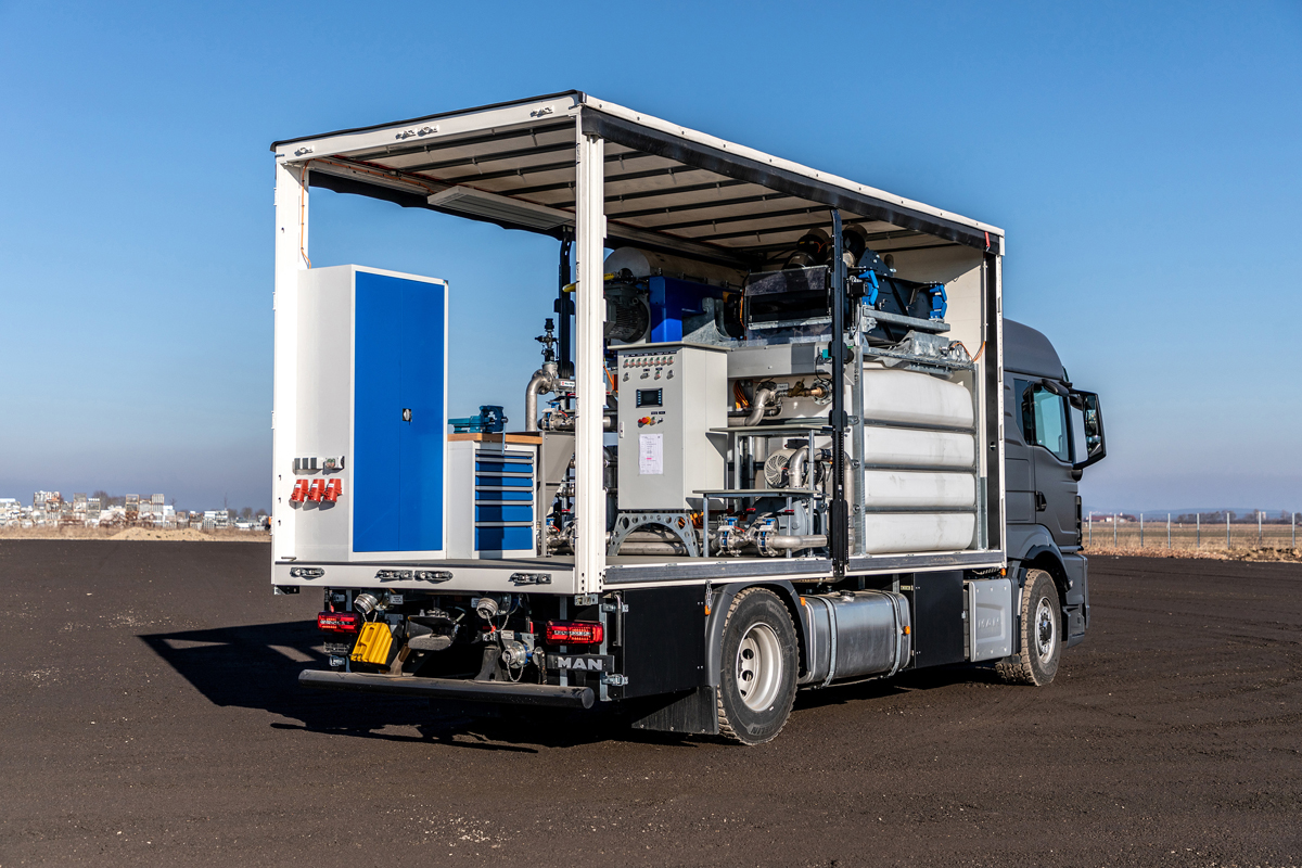 Mehr über den Artikel erfahren Mudcleaner Truck auf der NordBau 2024