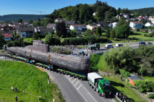 MAN TGX 41.680 transportiert U 17 zum Technikmuseum Sinsheim