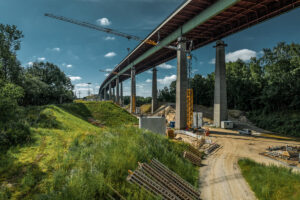 Neubau der Rader Hochbrücke mit Liebherr Kranen