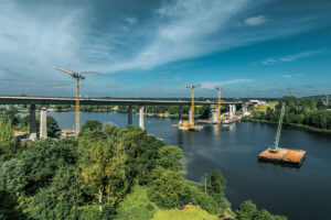 Neubau der Rader Hochbrücke mit Liebherr Kranen