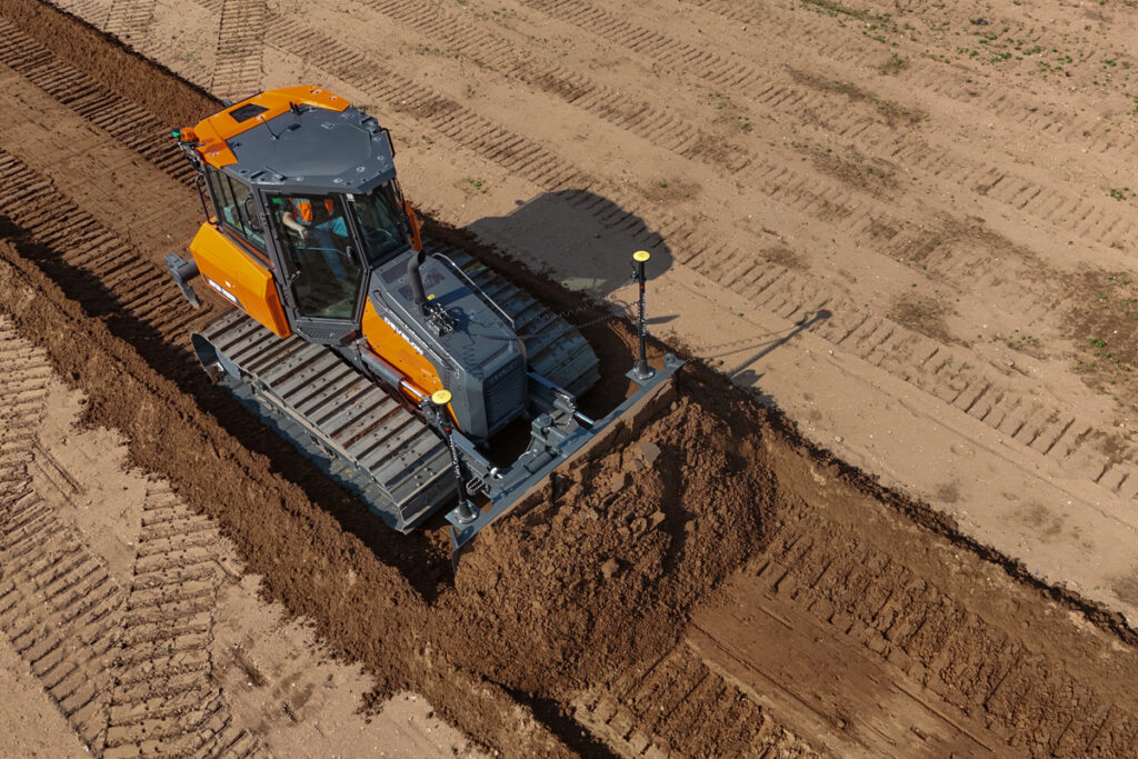 3D-Maschinensteuerungslösung Leica MC1 für den Develon Dozer DD130-7