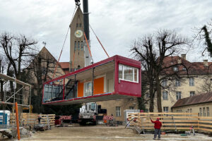 Mehr über den Artikel erfahren BKL baut Containeranlage in 8 Tagen